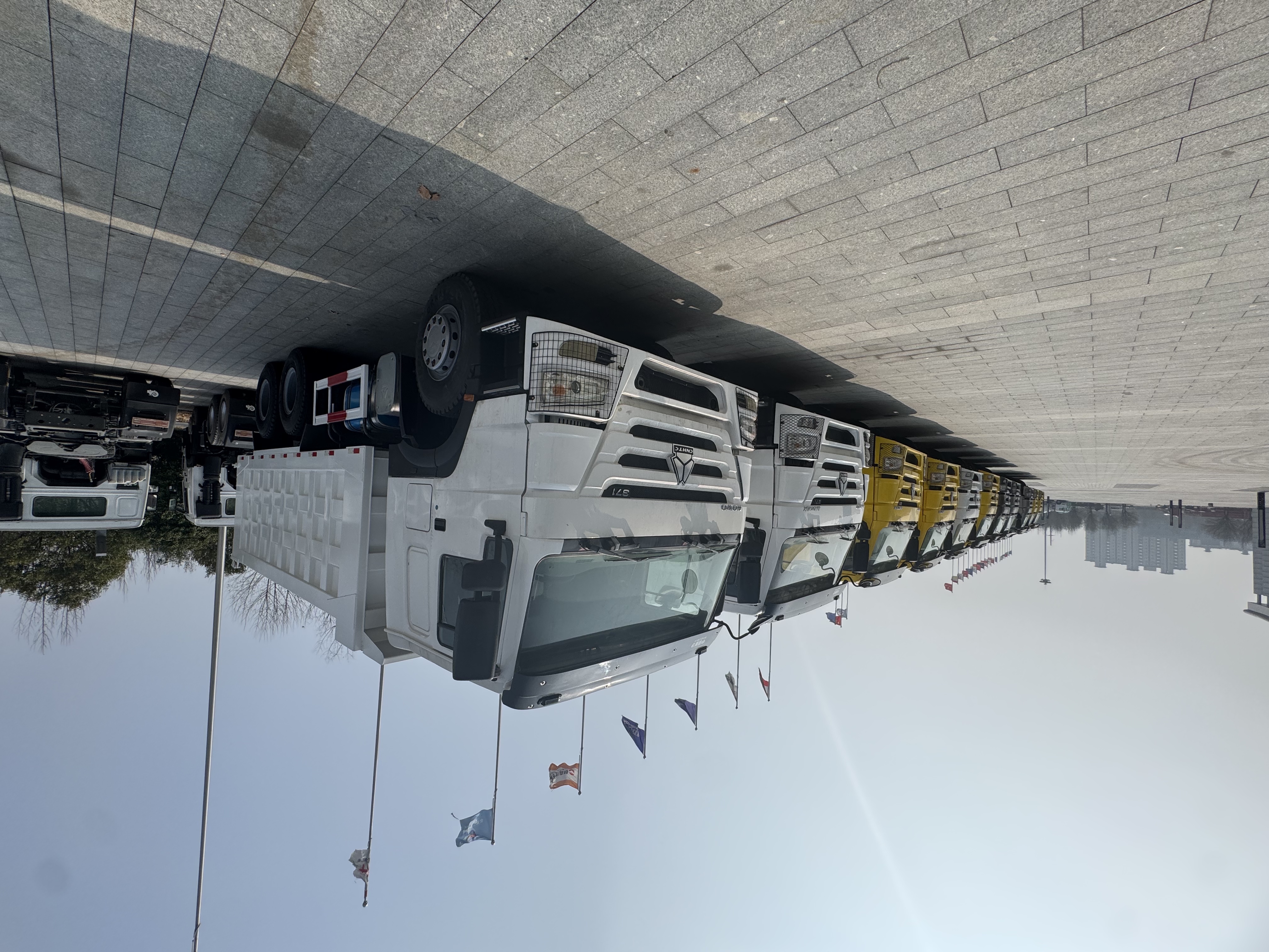 सिनोट्रुक हॉवो ट्रक आपल्यासाठी तयार आहे!